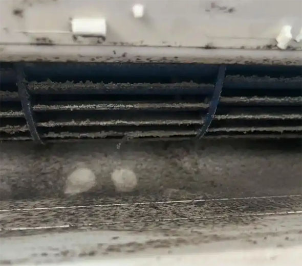 孝感市空调吹的风有股烧焦味是怎么回事